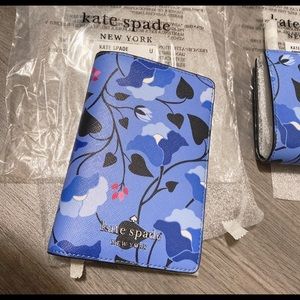 ๐ฆSALE๐ฆKate Spade passport holder